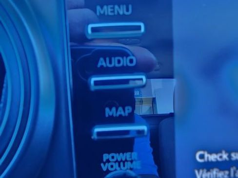 Used 2023 Toyota Tacoma SR image 15