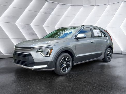 New 2025 Kia Niro LX FWD image 1