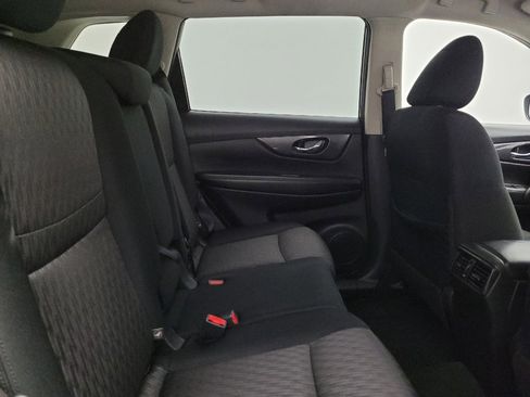 Used 2020 Nissan Rogue SV image 19