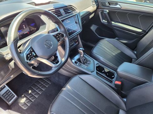 Certified 2022 Volkswagen Tiguan SE R-Line FWD image 10