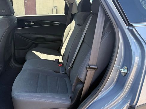 Used 2020 Kia Sorento S image 11