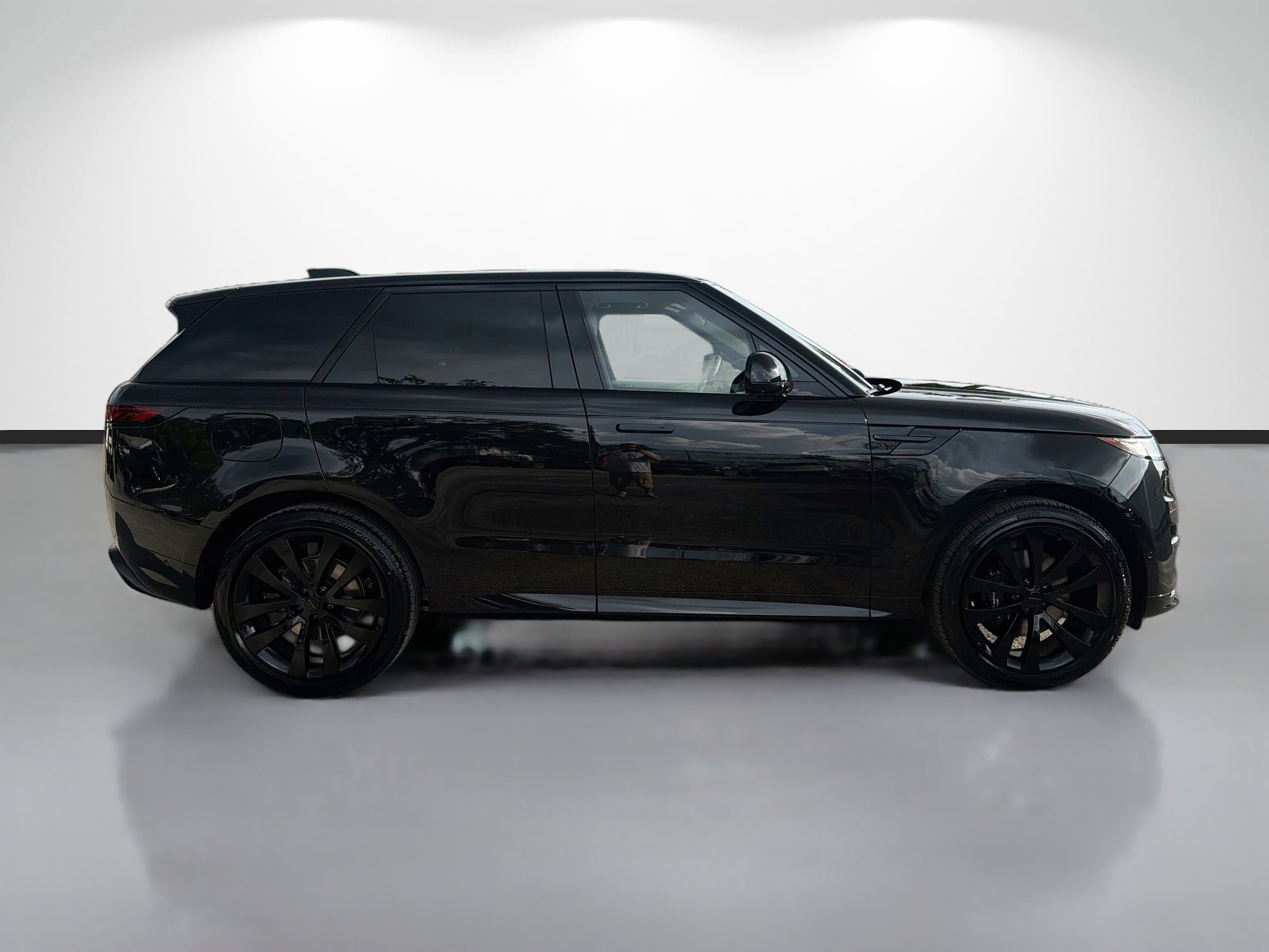 New 2027 Land Rover Range Rover Sport Dynamic SE AWD/4WD image 6