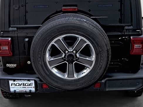 Used 2019 Jeep Wrangler Unlimited Sahara w/ Safety Group AWD/4WD image 11
