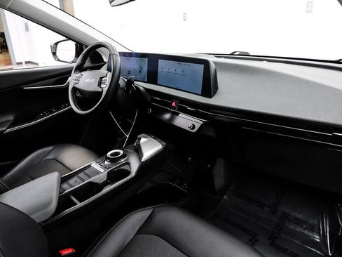 Used 2024 Kia EV6 Light RWD image 12