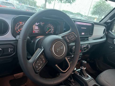 Used 2024 Jeep Wrangler Unlimited Sport AWD/4WD image 6