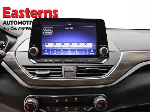Used 2023 Nissan Altima 2.5 SV FWD image 12