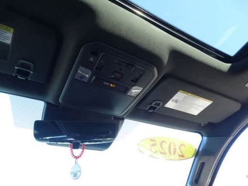 Used 2025 Toyota Tacoma TRD Sport image 35