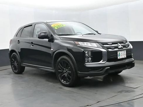 Used 2025 Mitsubishi Outlander Sport LE AWD/4WD image 2