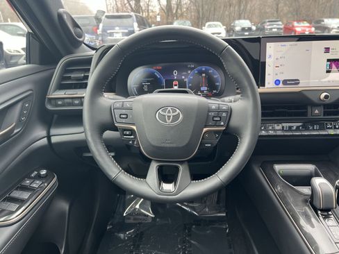 Used 2025 Toyota Crown Platinum image 16