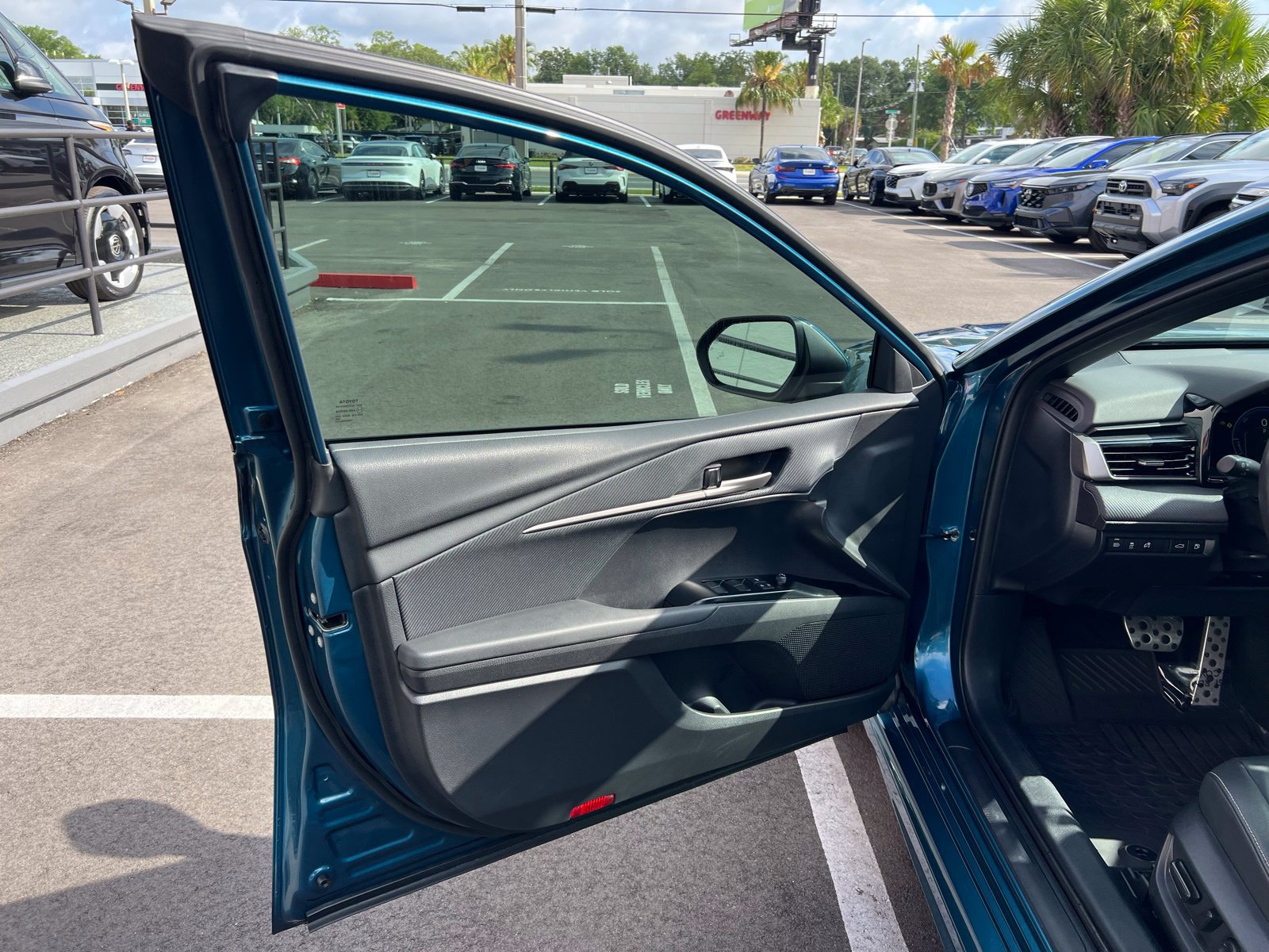 Used 2025 Toyota Camry SE FWD image 22