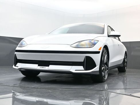 Used 2024 Hyundai Ioniq 6 SEL image 27