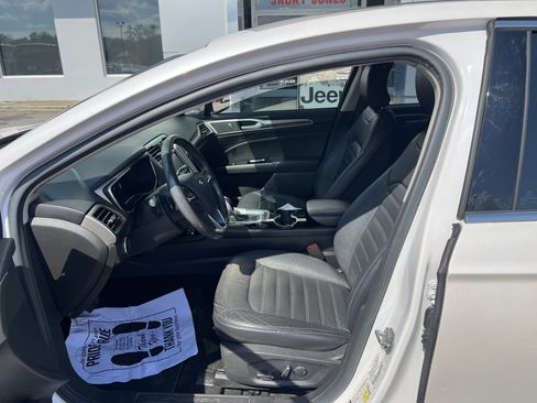 Used 2016 Ford Fusion SE w/ Equipment Group 202A image 15