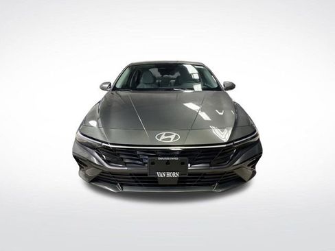 New 2026 Hyundai Elantra Limited image 12