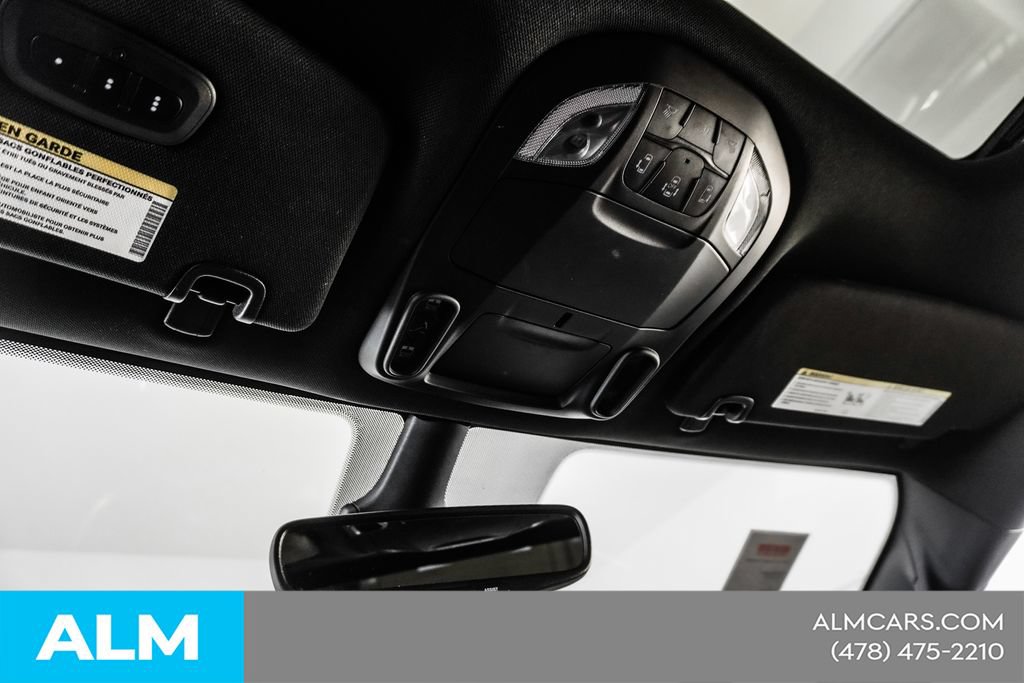 Used 2025 Chrysler Pacifica Limited FWD image 49