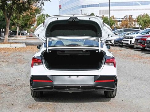 New 2026 Hyundai Elantra Limited image 7