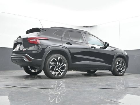 Used 2024 Chevrolet Trax RS w/ Driver Confidence Package FWD image 41
