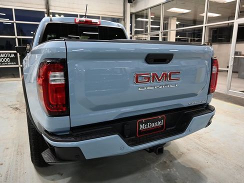 Used 2025 GMC Canyon Denali image 6