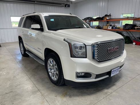 Used 2015 GMC Yukon Denali w/ Touring Package AWD/4WD image 9