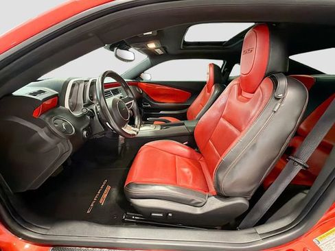 Used 2010 Chevrolet Camaro SS w/ Interior Accent Trim Package RWD image 17