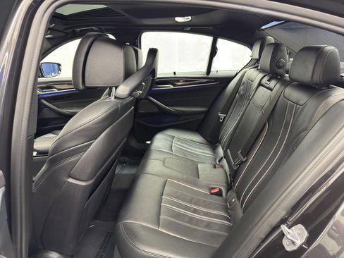 Used 2019 BMW M550i xDrive image 27