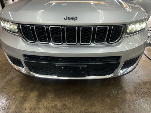 Used 2022 Jeep Grand Cherokee L Limited AWD/4WD image 13