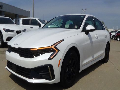 Used 2025 Kia K5 LXS FWD image 1