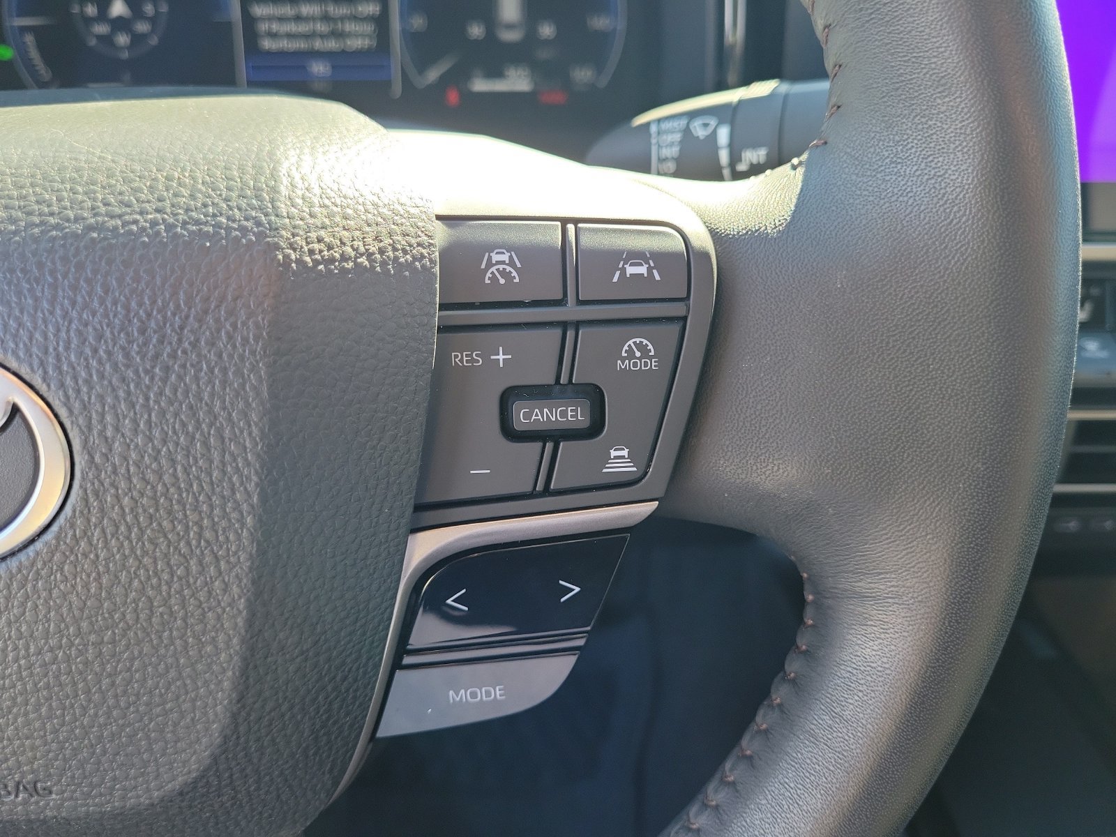 Used 2025 Toyota Camry XLE FWD image 19