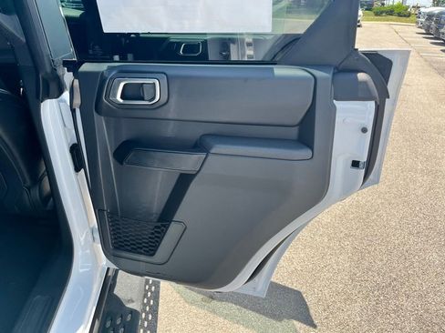 New 2026 Ford Bronco Badlands AWD/4WD image 9