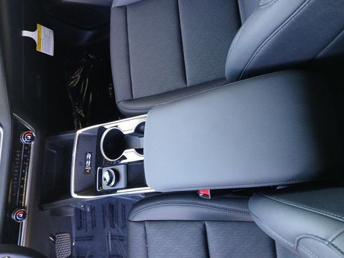 New 2026 Chevrolet Equinox LT w/ Convenience Package II image 23