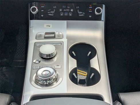 New 2026 Genesis GV70 2.5T Select image 18