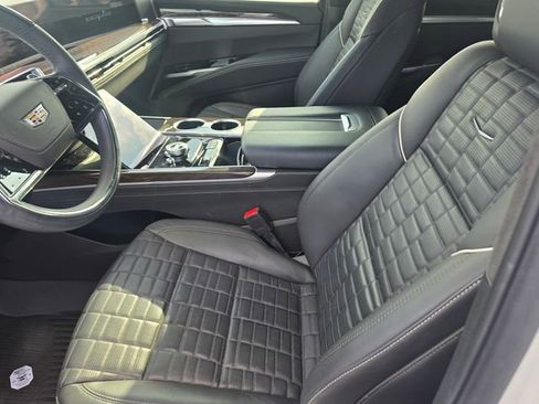 Used 2025 Cadillac Escalade Sport Platinum RWD image 21