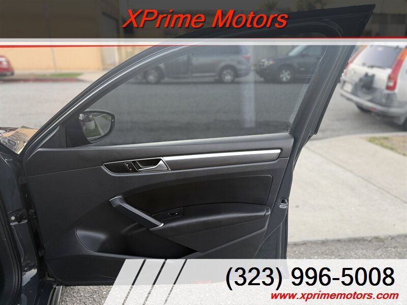 Used 2018 Volkswagen Passat 2.0T R-Line FWD image 25