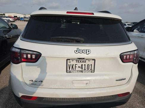 Used 2024 Jeep Compass Latitude AWD/4WD image 9
