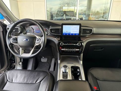 Used 2022 Ford Explorer Limited w/ Equipment Group 301A image 12