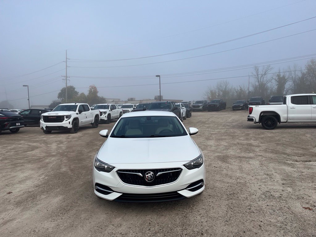 Used 2018 Buick Regal Preferred FWD image 3