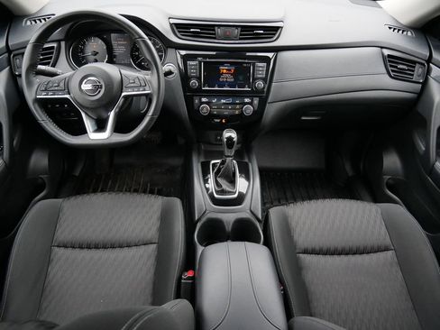 Used 2020 Nissan Rogue SV image 19