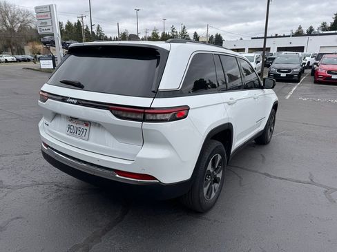 Used 2022 Jeep Grand Cherokee Limited 4xe w/ Luxury Tech Group II image 4