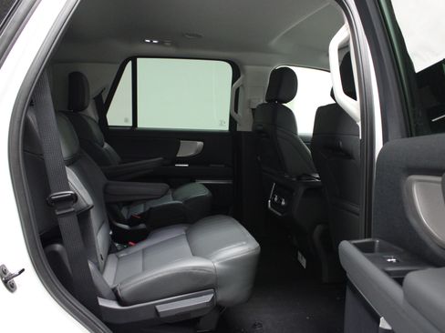 New 2026 Ford Expedition Active AWD/4WD image 16