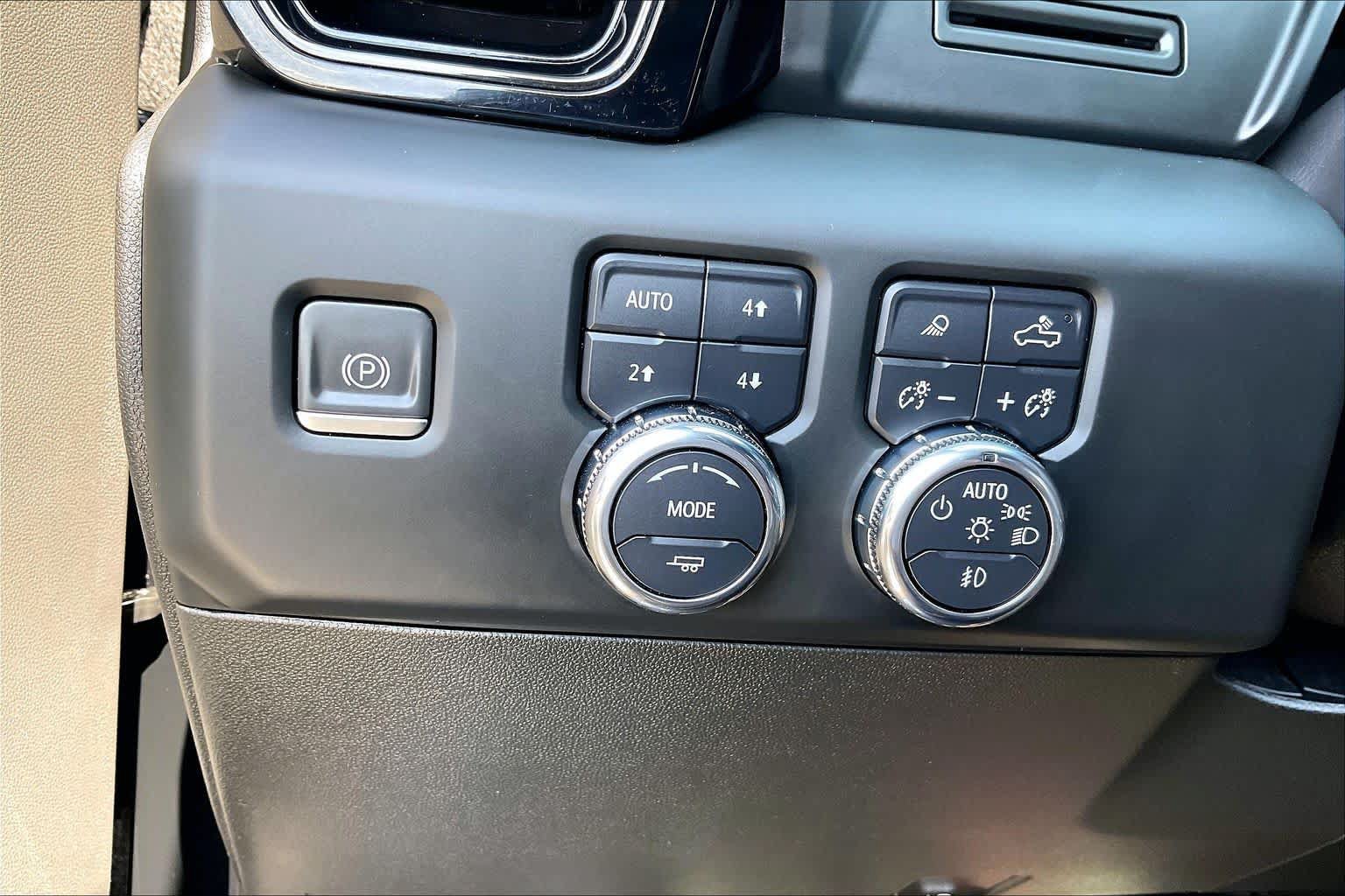 Used 2023 GMC Sierra 1500 AT4 w/ AT4 Premium Package AWD/4WD image 15