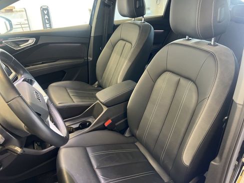 Used 2023 Audi Q4 e-tron Premium w/ Convenience Package image 4