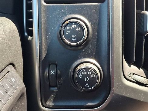 Used 2015 Chevrolet Silverado 1500 LTZ Z71 w/ LTZ Plus Package AWD/4WD image 25
