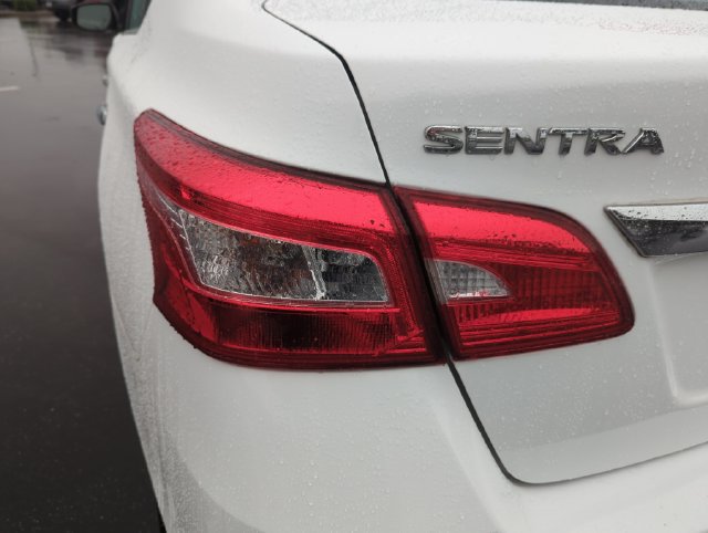 Used 2019 Nissan Sentra SV FWD image 18