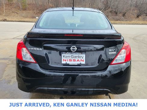 Used 2018 Nissan Versa SV w/ SV Special Edition Package image 4