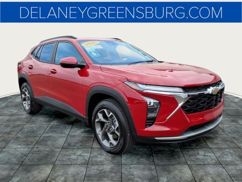 Used 2026 Chevrolet Trax LT w/ LT Convenience Package FWD image 1