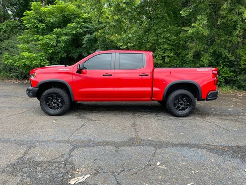 Used 2024 Chevrolet Silverado 1500 ZR2 w/ ZR2 Bison Edition AWD/4WD image 2