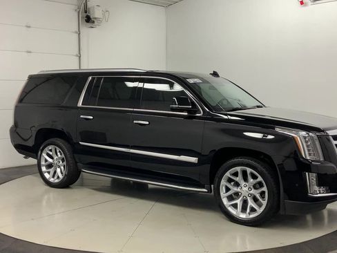 Used 2019 Cadillac Escalade ESV Premium Luxury image 9
