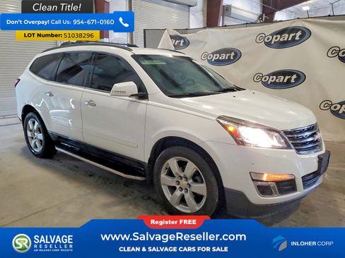 Used 2017 Chevrolet Traverse LT w/ Style and Technology Package FWD image 5