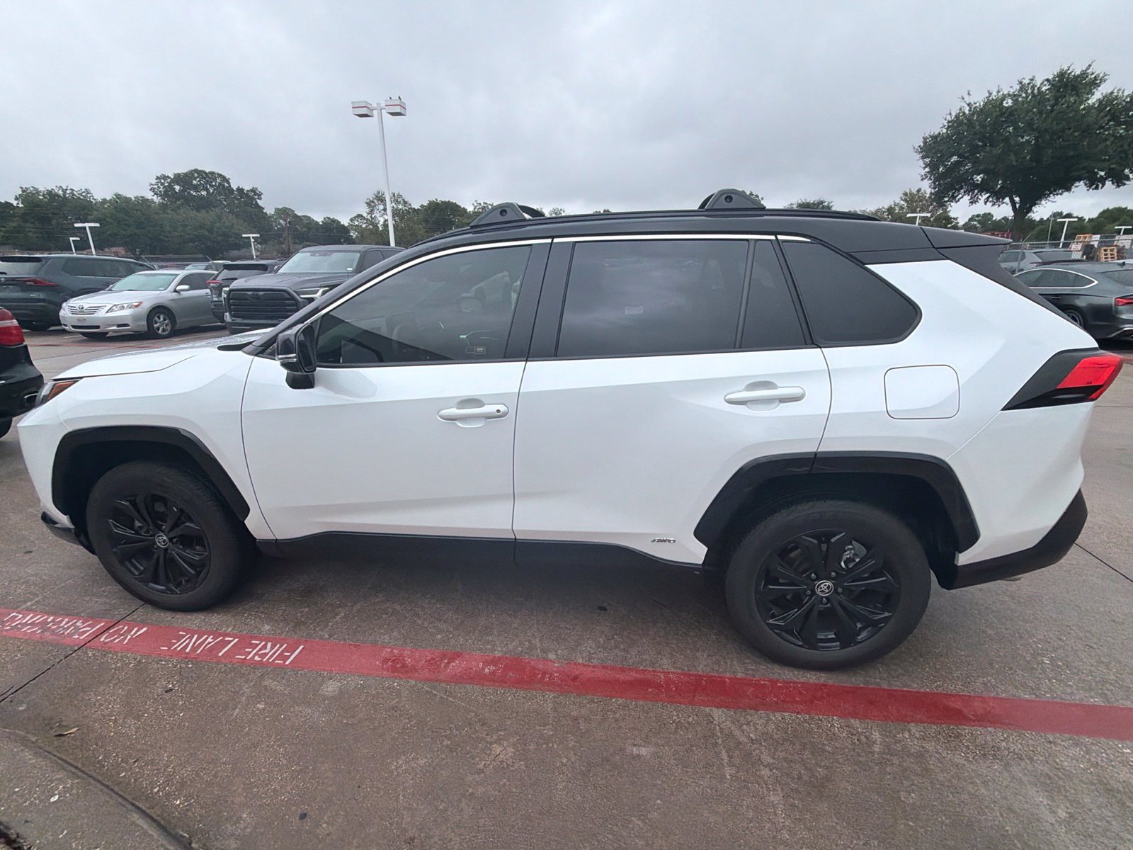 Used 2025 Toyota RAV4 XSE w/ Advanced Technology Package AWD/4WD image 6