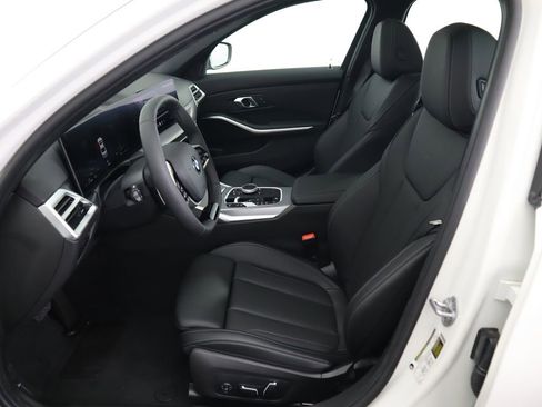 Used 2025 BMW 330i Sedan w/ Convenience Package image 21