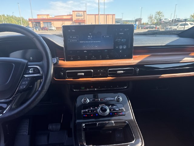 Used 2023 Lincoln Nautilus Reserve AWD/4WD image 20